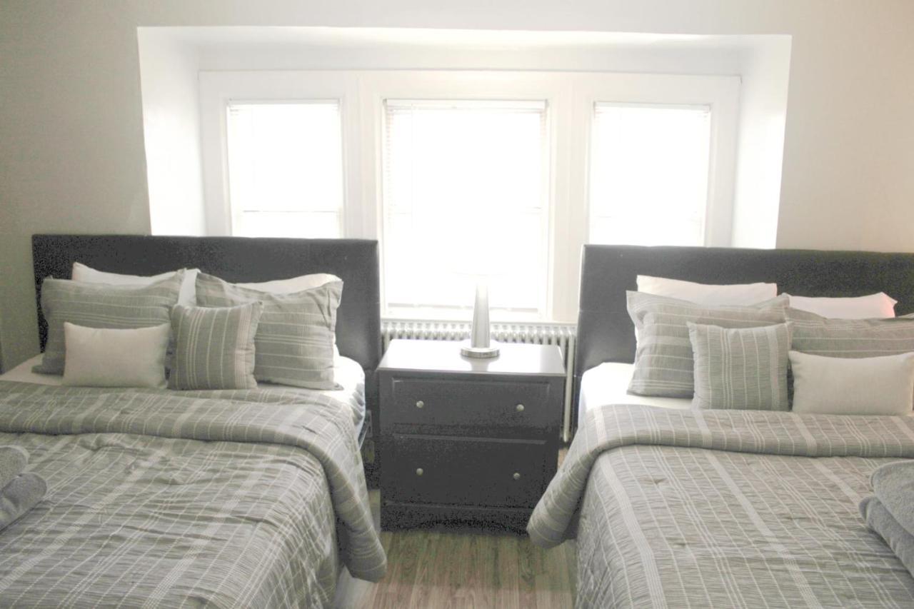 Steps Away From Hospital - 2 Queen Bed - City View Pittsburgh Buitenkant foto