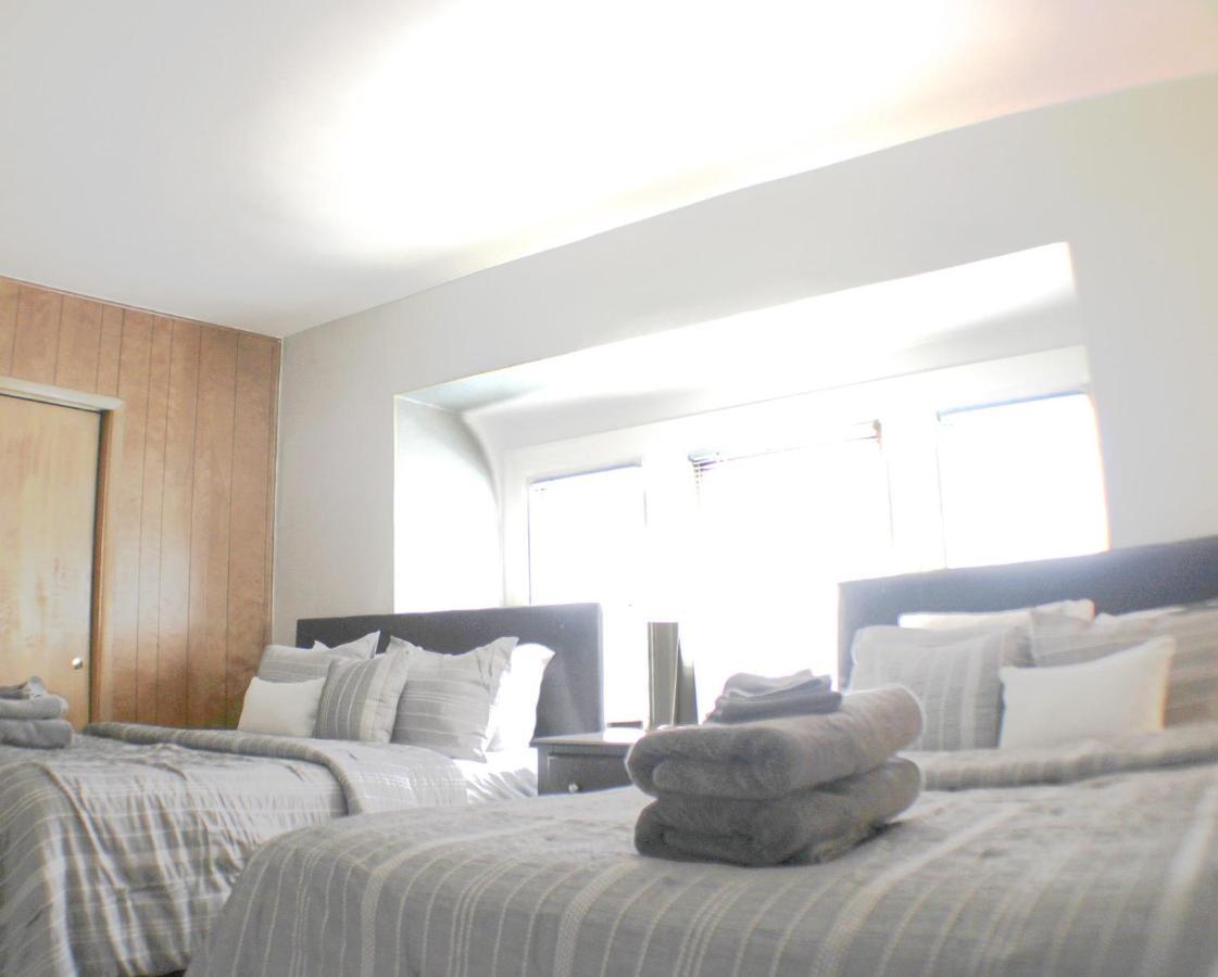 Steps Away From Hospital - 2 Queen Bed - City View Pittsburgh Buitenkant foto